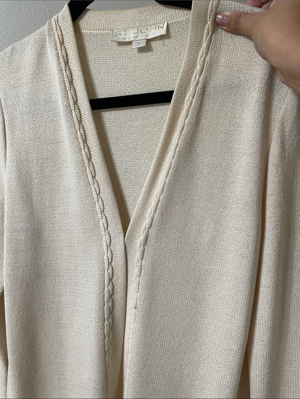 St. John Cream Knit Skirt Set with Subtle Gold Label Size 6 - Picture 7 of 9